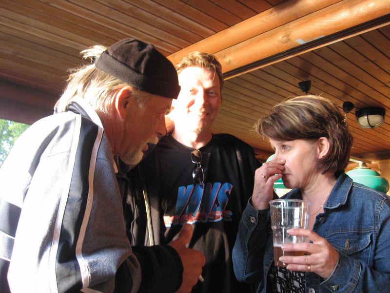 600x450 pixels (110K)